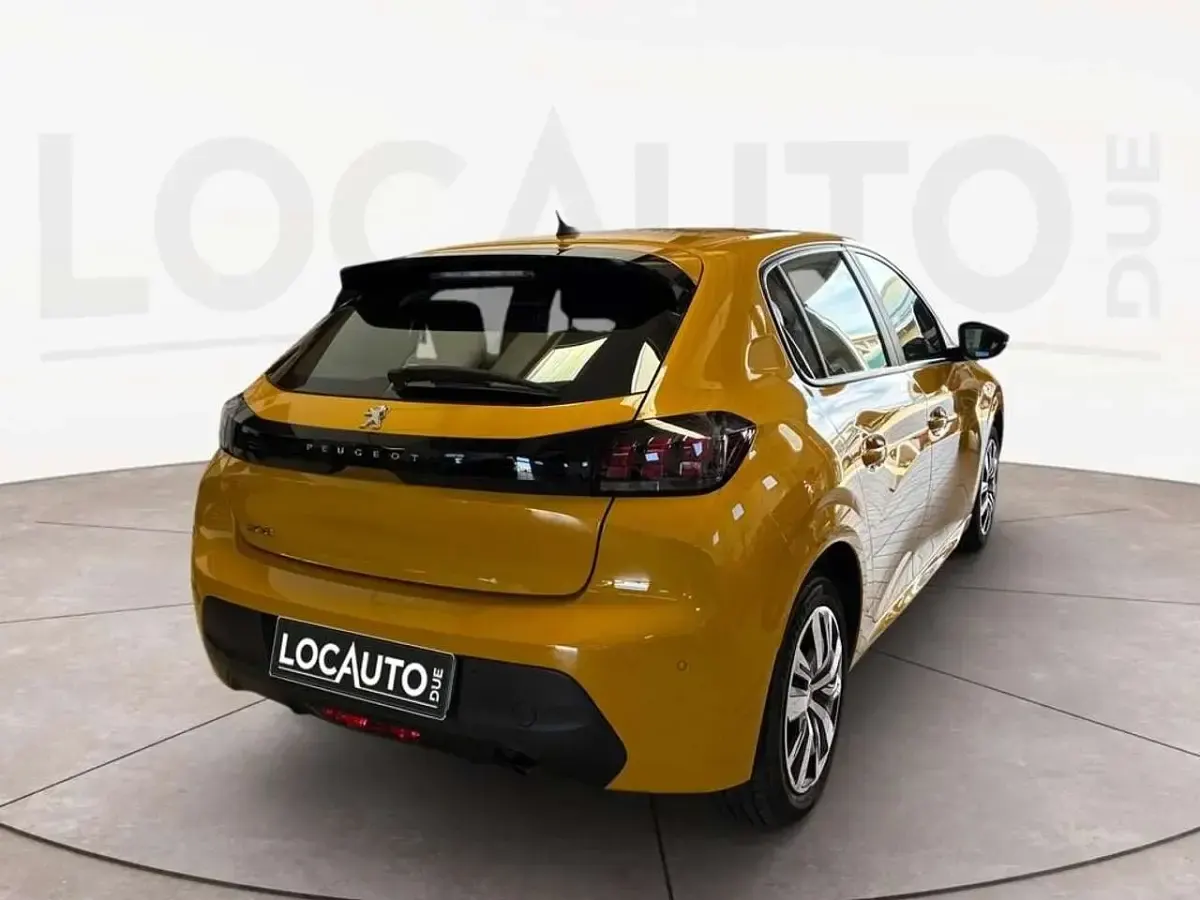 Usata Peugeot 208 Active 101 CV (74 kW) 2023 Giallo Utilitaria