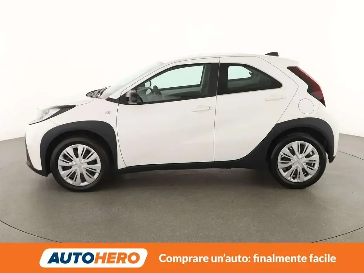 Usata Toyota Aygo X Active 72 CV (52 kW) 2024 Bianco SUV