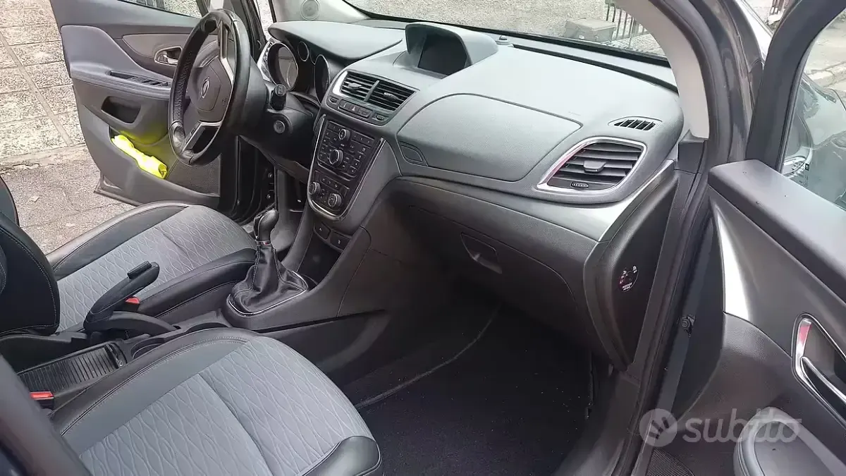 Usata Opel Mokka 140 CV (102 kW) 2015 Grigio SUV