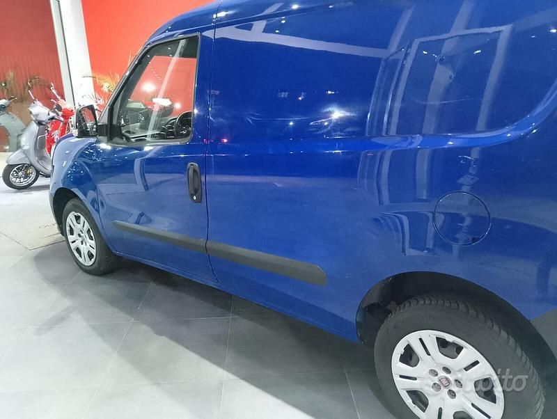Usata Fiat Doblò Business 105 CV (77 kW) 2020 Blu Monovolume