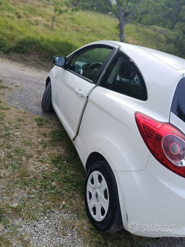 Usata Ford Ka 69 CV (50 kW) 2014 Bianco Utilitaria
