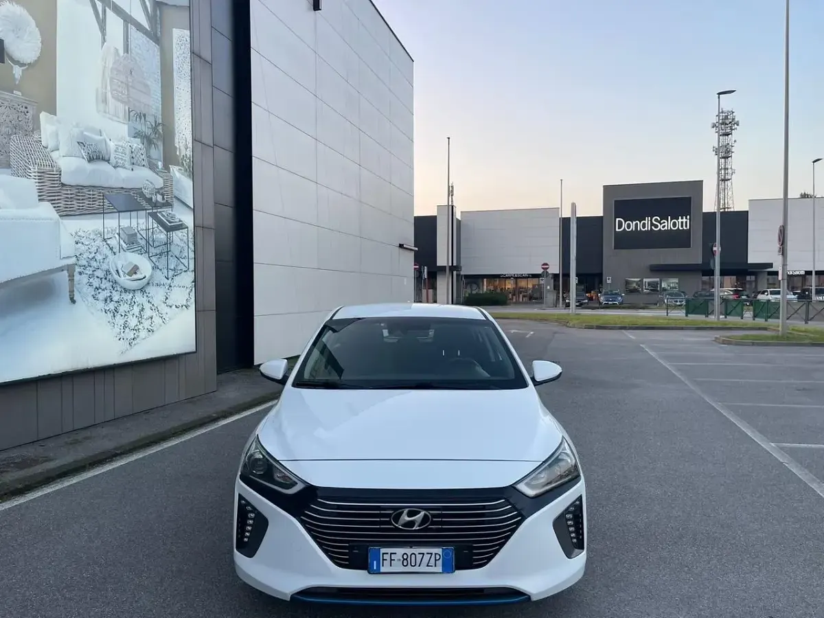 Usata Hyundai Ioniq Style 104 CV (76 kW) 2016 Bianco Utilitaria