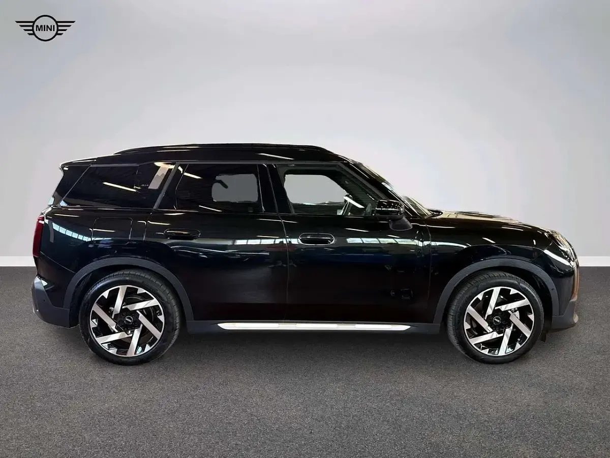 Nuova Mini Countryman Favoured 225 kW (306 CV) 2026 Nero SUV