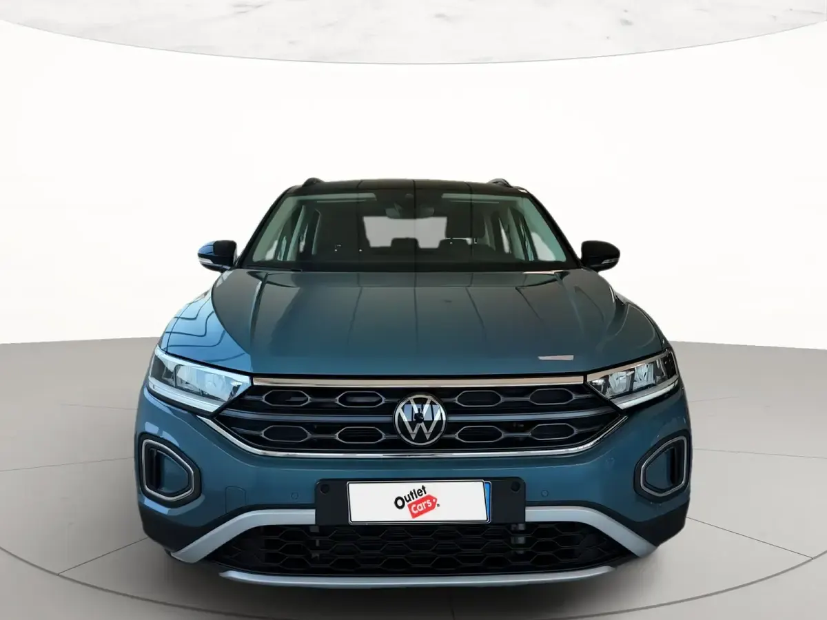 Usata VW T-Roc Life 110 CV (80 kW) 2023 Petroleum blue metallizzato nero SUV