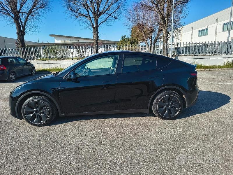 Usata Tesla Model Y 378 kW (514 CV) 2023 Nero SUV