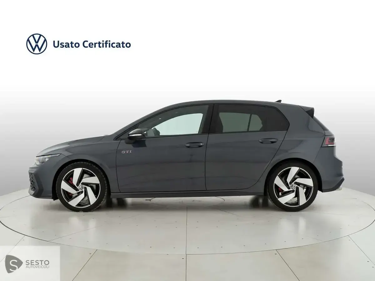 Usata VW Golf VIII GTI 265 CV (194 kW) 2025 Grigio Berlina