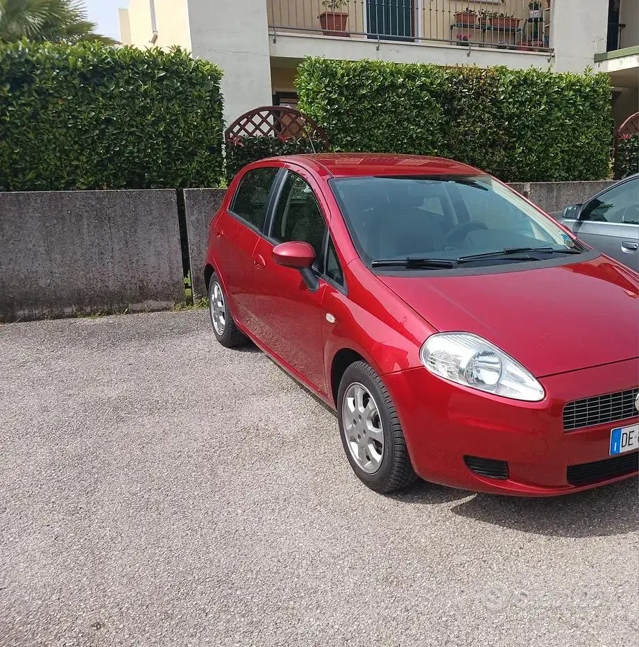 Usata Fiat Punto 75 CV (55 kW) 2007 Rosso Utilitaria