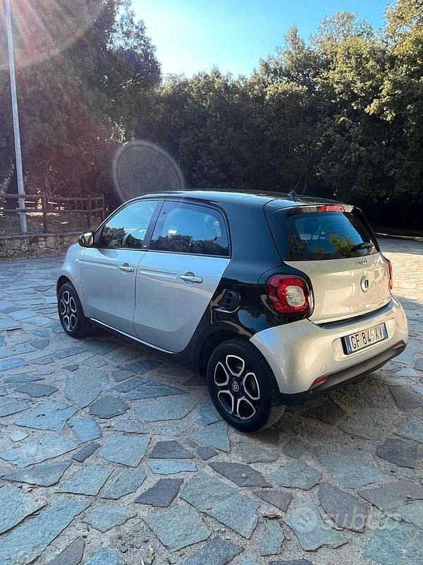 Usata Smart ForFour 90 CV (66 kW) 2015 Grigio Utilitaria