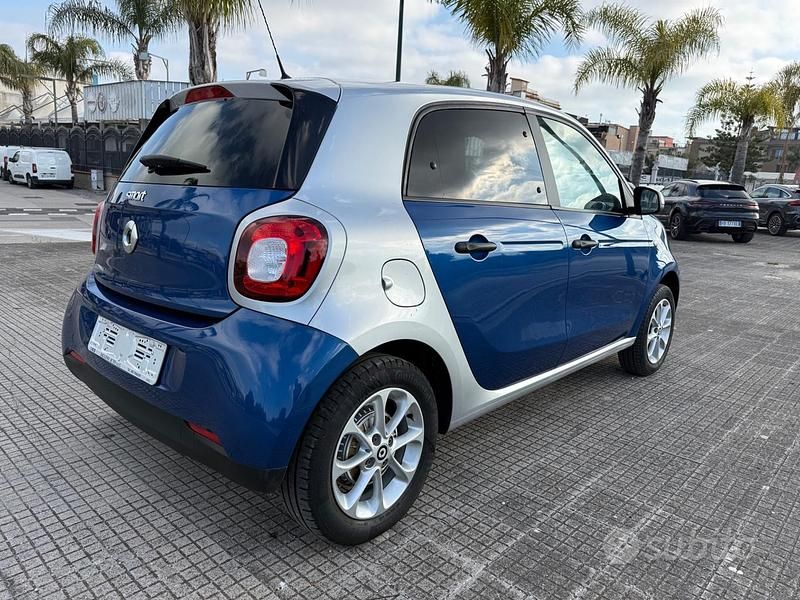 Usata Smart ForFour Passion 90 CV (66 kW) 2018 Blu Utilitaria