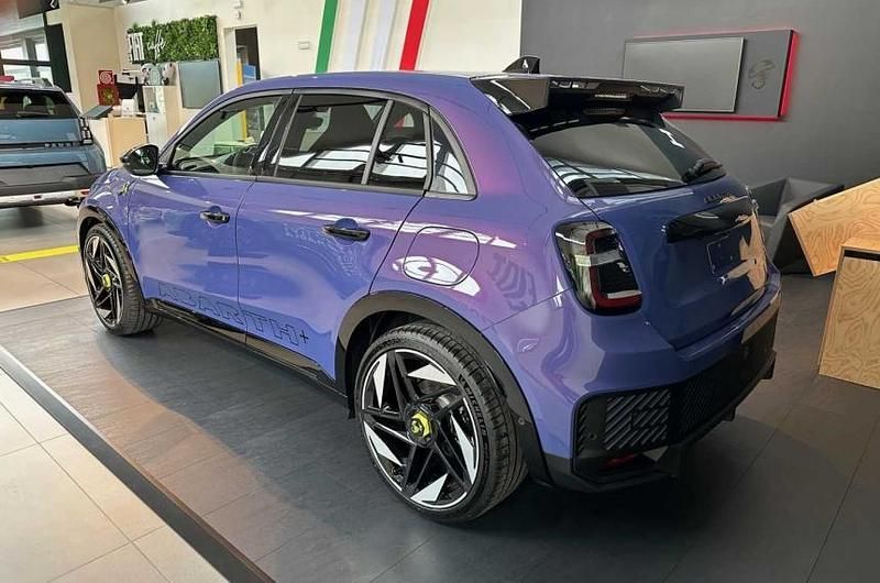 Nuova Abarth 600e Scorpionissima 105 kW (143 CV) 2025 Hypnotic SUV