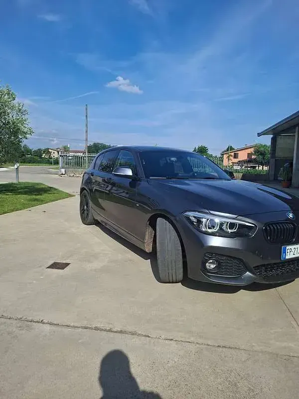 Usata BMW 118 M Sport 150 CV (110 kW) 2018 Grigio Utilitaria
