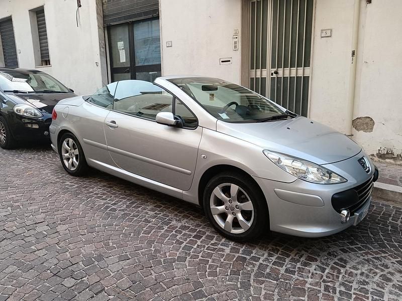 Usata Peugeot 307 CC 2007 Grigio Cabrio