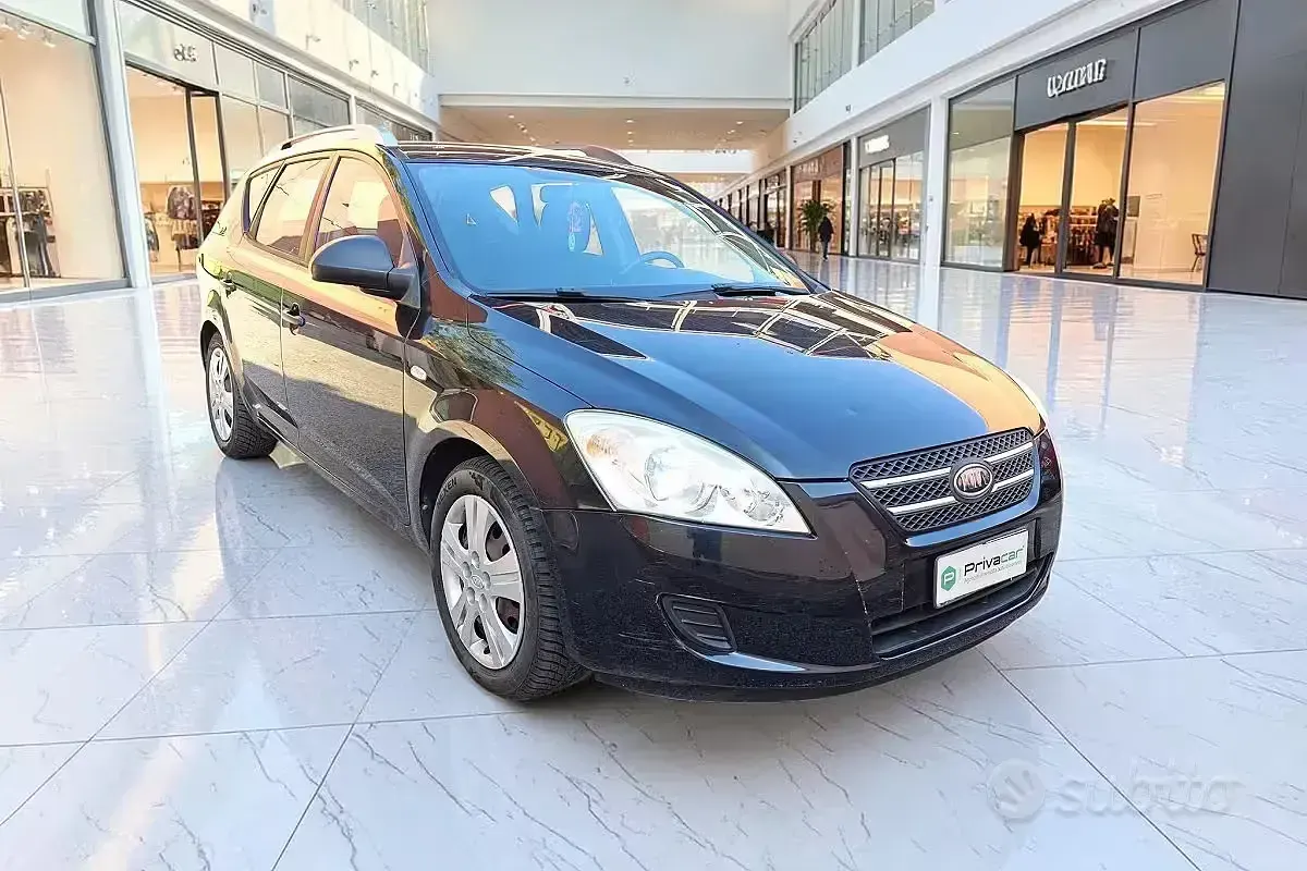 Usata Kia Ceed EX 125 CV (91 kW) 2010 Nero Utilitaria