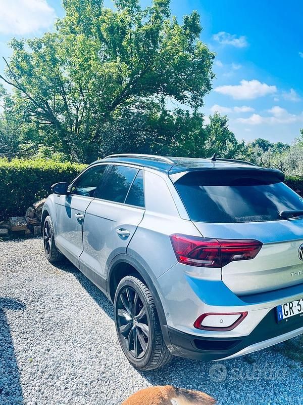 Usata VW T-Roc Sport 110 CV (80 kW) 2023 Grigio SUV