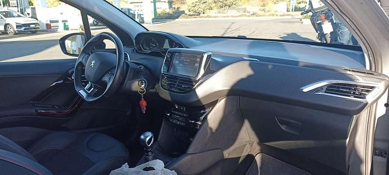 Usata Peugeot 208 GT-line 120 CV (88 kW) 2016 Grigio Utilitaria