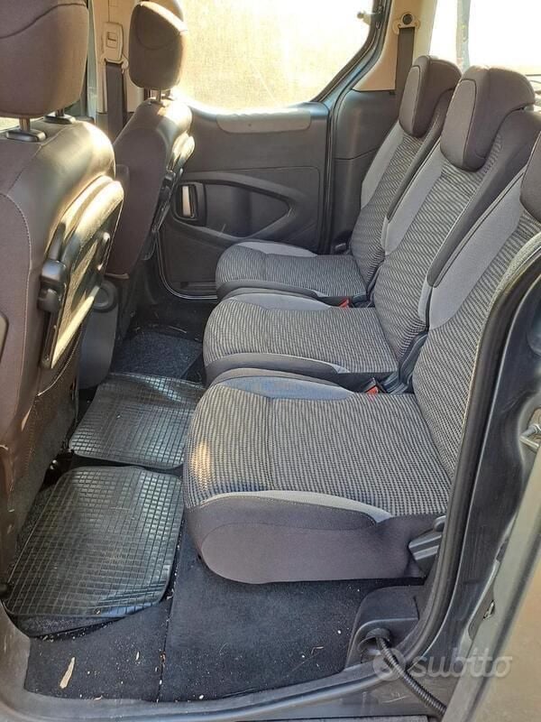 Usata Peugeot Partner 2009 Grigio Monovolume