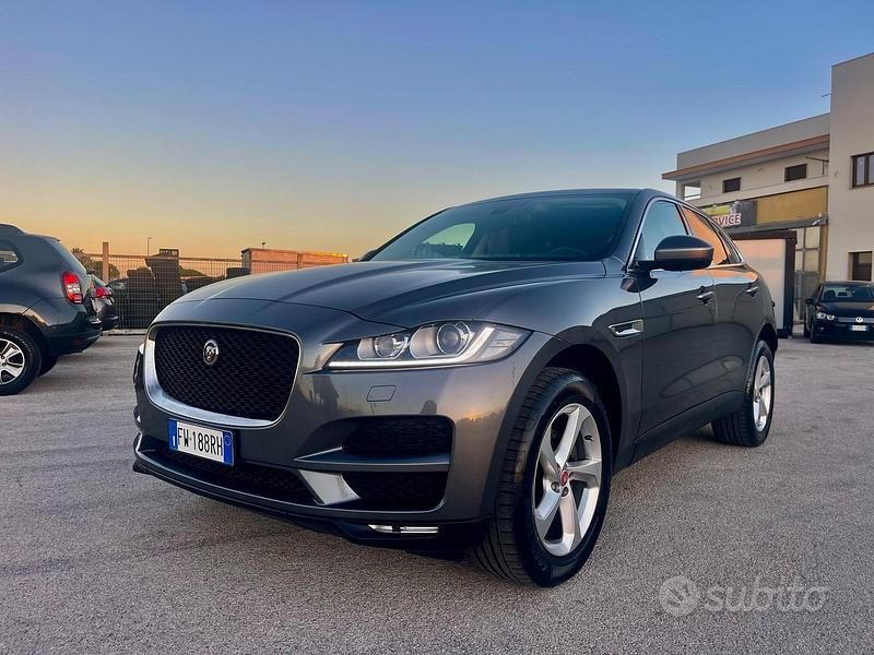 Usata Jaguar F-Pace Portfolio 180 CV (132 kW) 2019 Grigio SUV