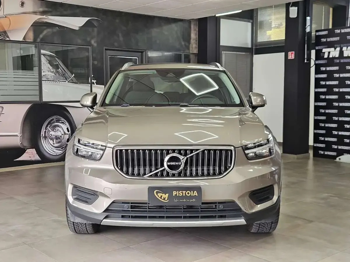 Usata Volvo XC40 129 CV (94 kW) 2022 Beige SUV