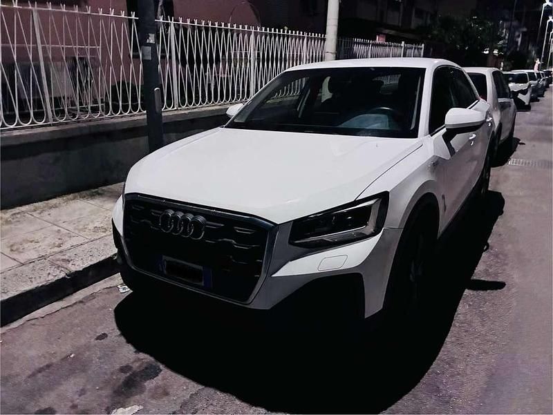 Usata Audi Q2 Admired 116 CV (85 kW) 2021 Blu/azzurro SUV