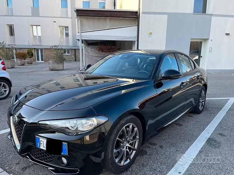 Gebraucht Alfa Romeo Giulia Super 150 PS (110 kW) 2017 Schwarz Limousine