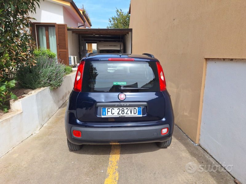 Usata Fiat Panda 69 CV (50 kW) 2016 Blu Utilitaria