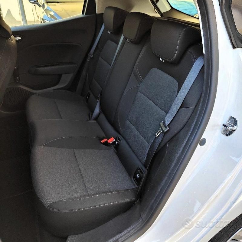 Usata Renault Clio V Business 101 CV (74 kW) 2022 Bianco Berlina