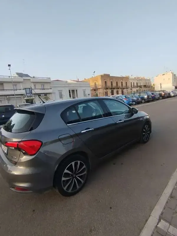 Usata Fiat Tipo Pop 120 CV (88 kW) 2016 Grigio Berlina