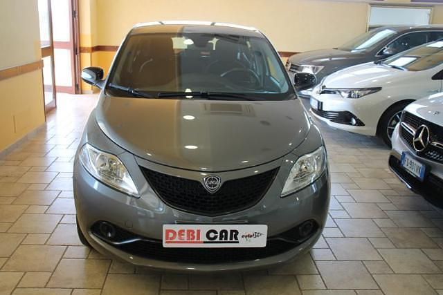 Usata Lancia Ypsilon 69 CV (50 kW) 2020 Grigio scuro