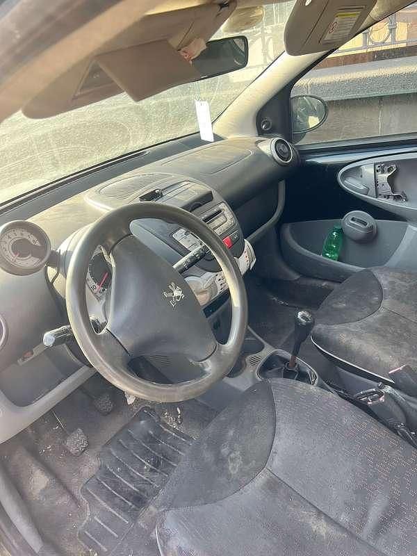 Usata Peugeot 107 Active 68 CV (50 kW) 2010 Nero Utilitaria