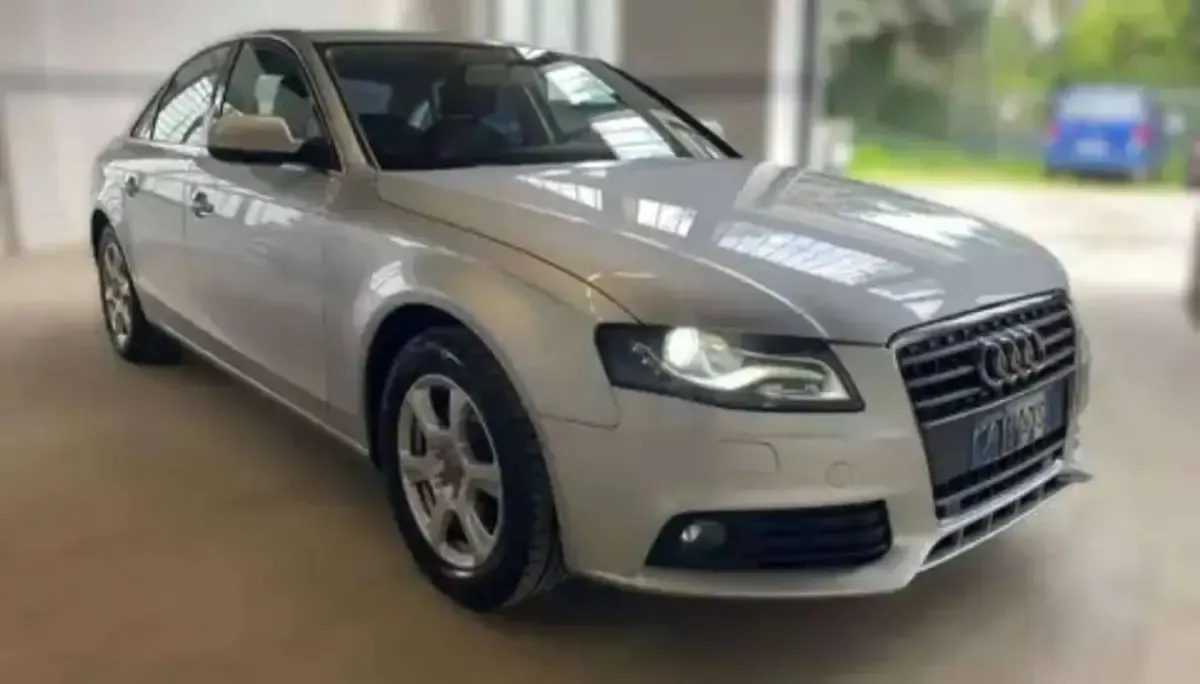 Begagnad Audi A4 Advanced Plus 120 HK (88 kW) 2012 Silver Sedan