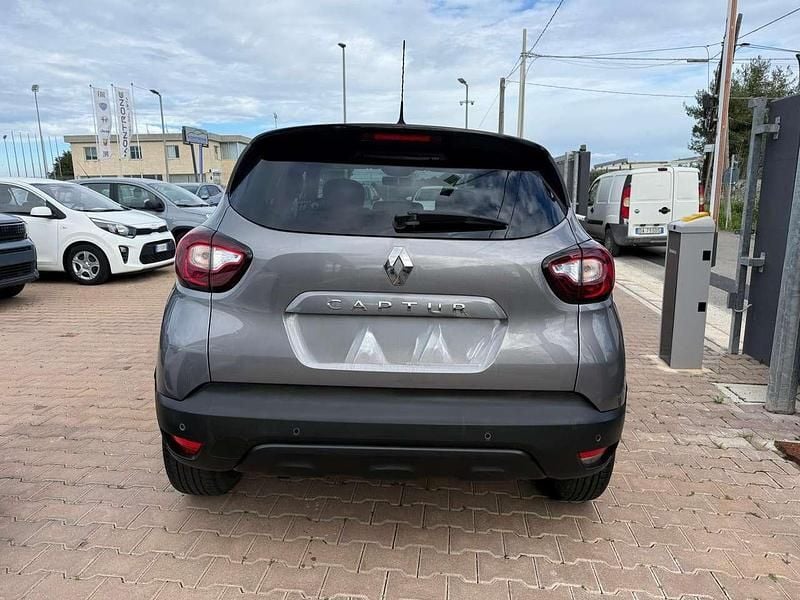 Usata Renault Captur 131 CV (96 kW) 2019 Grigio SUV