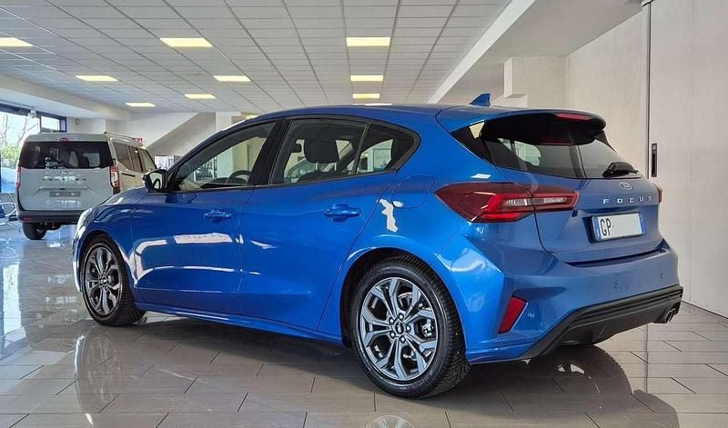 Usata Ford Focus ST-Line 116 CV (85 kW) 2023 Blu/azzurro Berlina