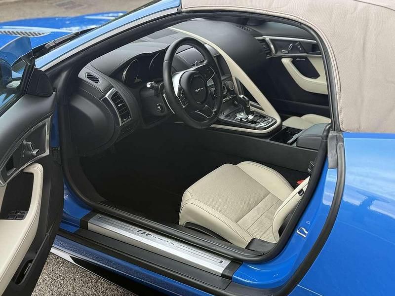 Usata Jaguar F-Type R-Dynamic 340 CV (250 kW) 2019 Blu/azzurro Cabrio