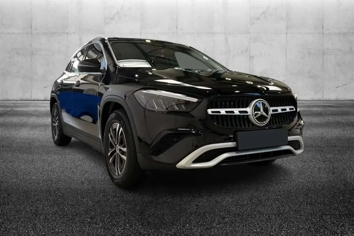 Usata Mercedes GLA200 Advanced Plus 150 CV (110 kW) 2025 Nero SUV