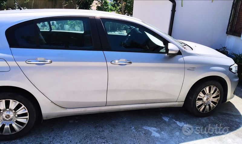Usata Fiat Tipo 120 CV (88 kW) 2017 Grigio Berlina