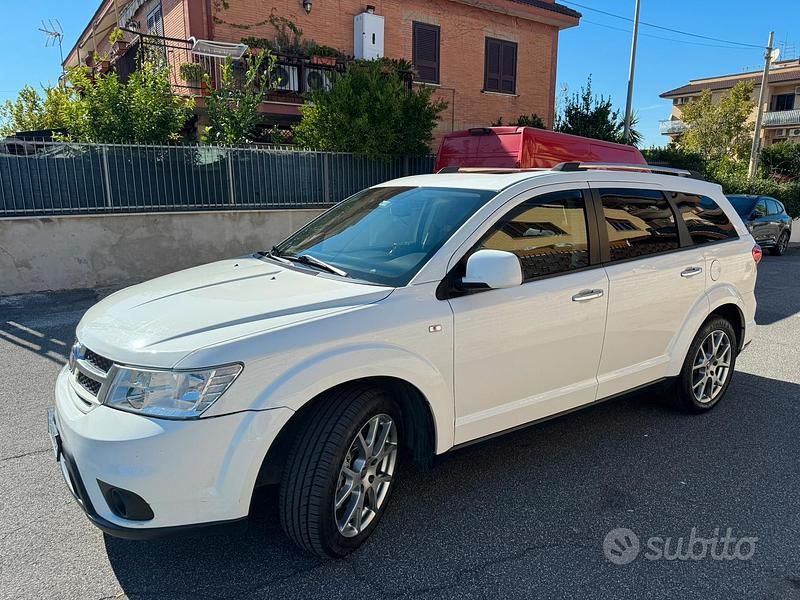 Bianco Usata 2015 Fiat Freemont Lounge SUV | 8000 € (Buon prezzo) - Immagine 1/4