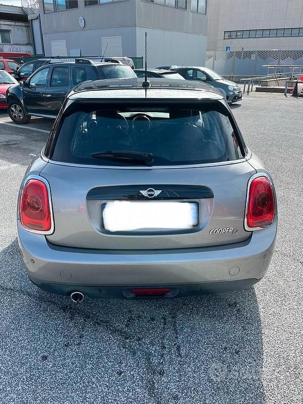 Begagnad Mini Cooper 136 HK (100 kW) 2018 Grå Halvkombi