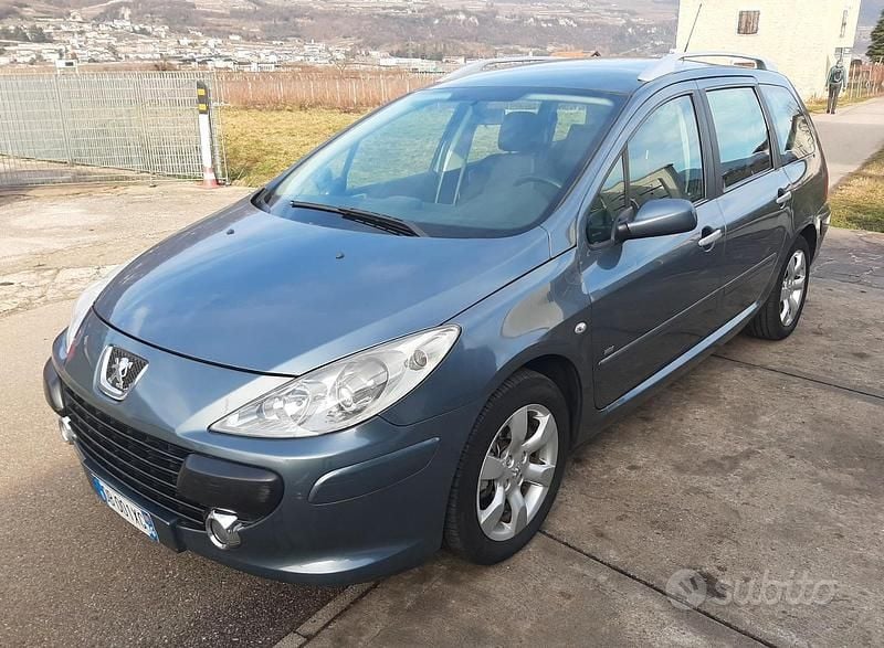 Grigio Usata 2006 Peugeot 307 Station wagon | 2900 € (Buon prezzo) - Immagine 1/4