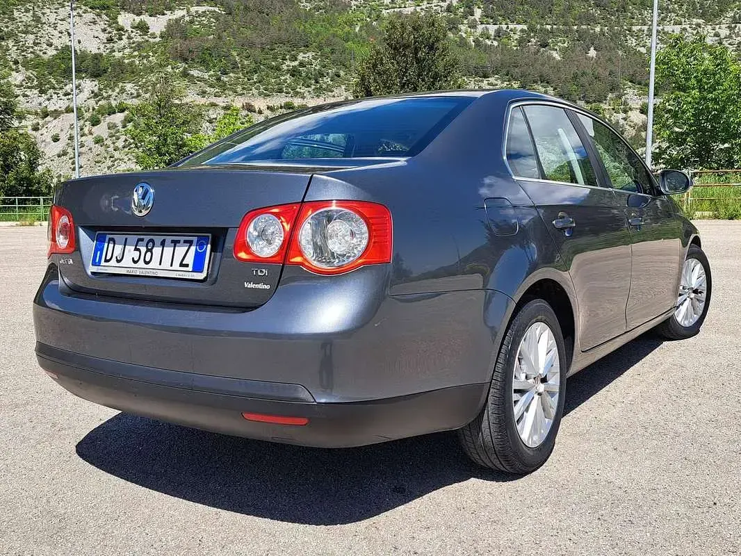 Usata VW Jetta 105 CV (77 kW) 2007 Grigio Berlina