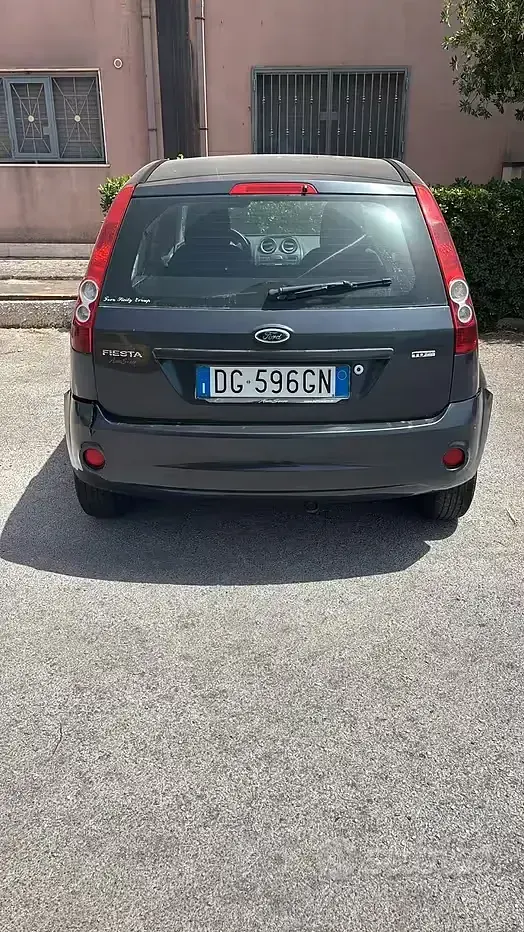 Usata Ford Fiesta 68 CV (50 kW) 2007 Utilitaria