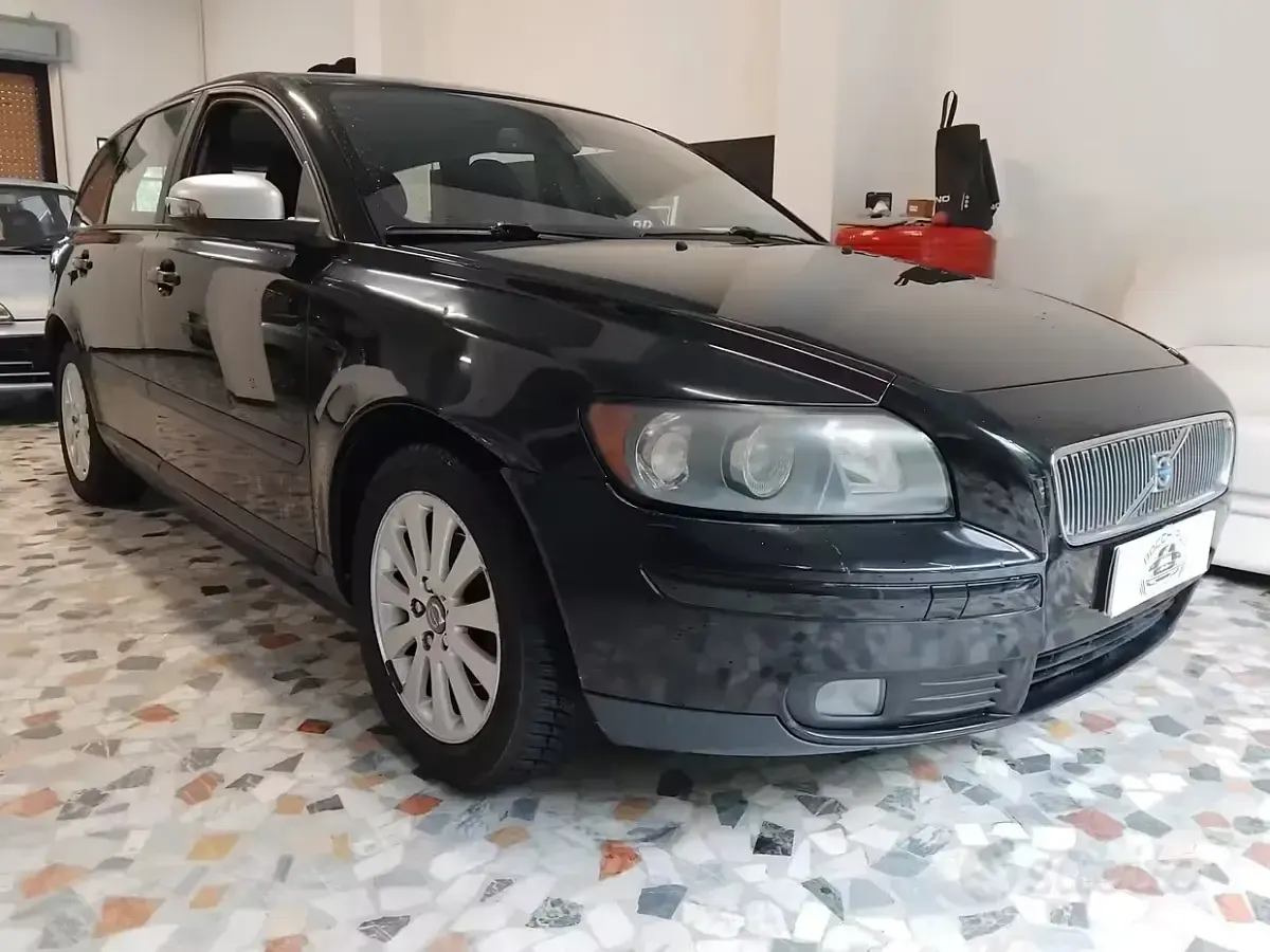 Usata Volvo V50 Summum 109 CV (80 kW) 2007 Nero Station wagon