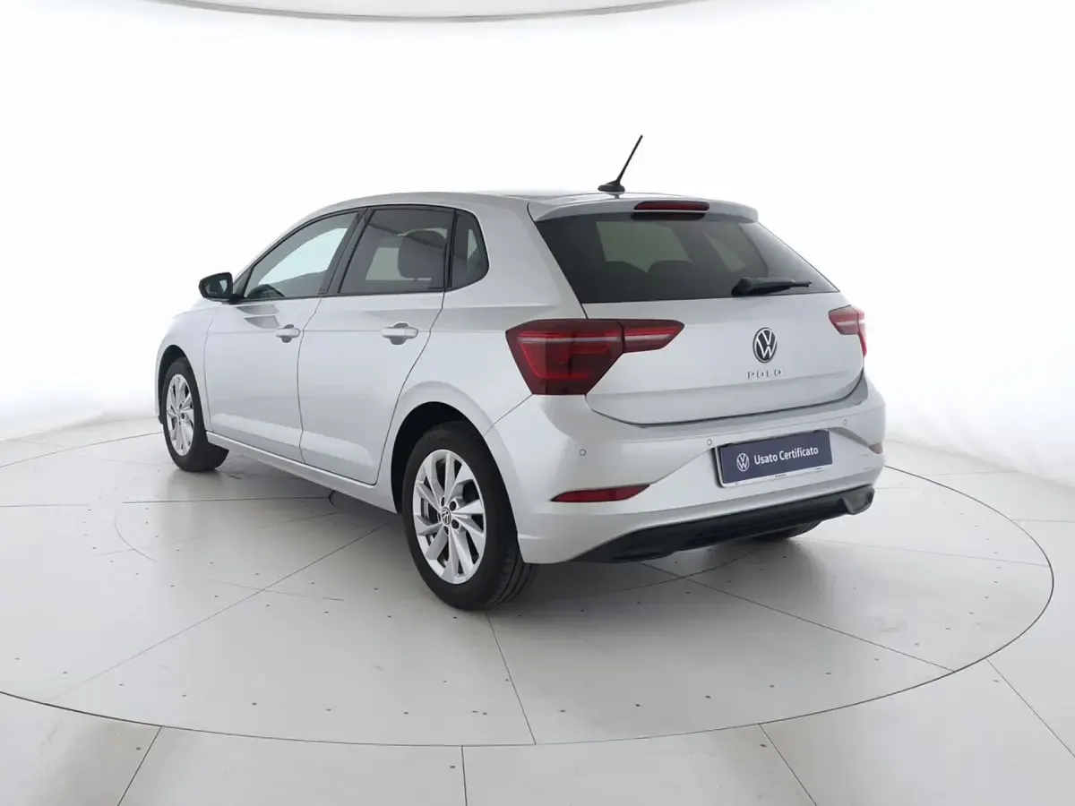 Usata VW Polo Style 95 CV (69 kW) 2023 Reflex silver metallizzato nero Utilitaria