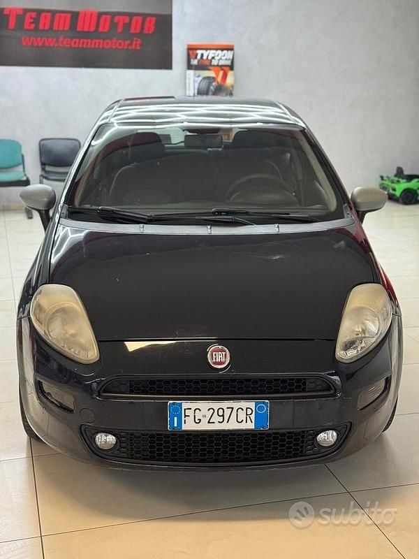 Usata Fiat Punto Lounge 69 CV (50 kW) 2017 Blu Utilitaria