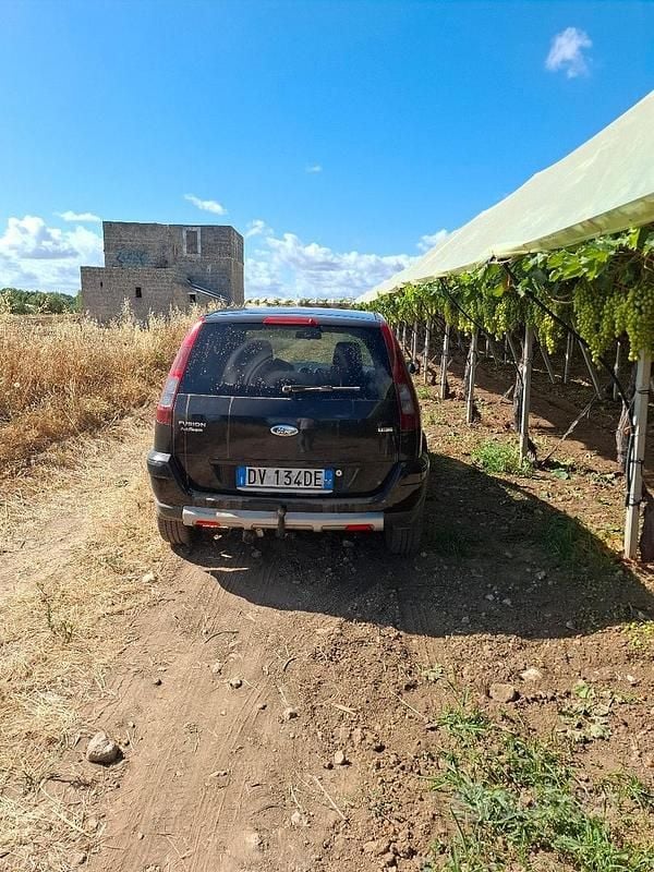 Usata Ford Fusion 68 CV (50 kW) 2009 Nero Utilitaria