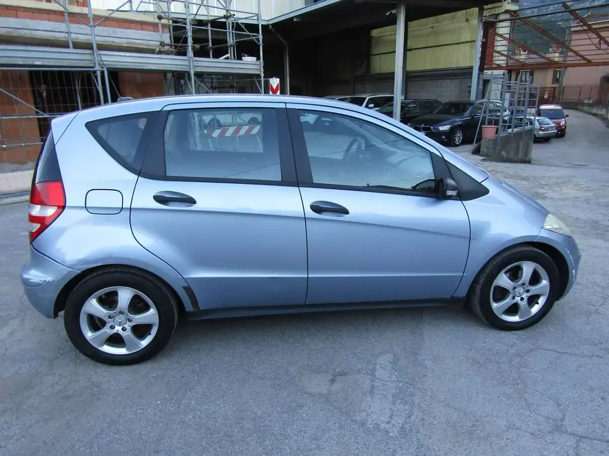 Usata Mercedes A160 Elegance 82 CV (60 kW) 2007 Azzurro metallizzato Monovolume