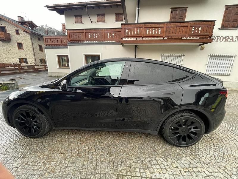 Nero Usata 2021 Tesla Model Y SUV | 30.000 € (Ottimo prezzo) - Immagine 1/4