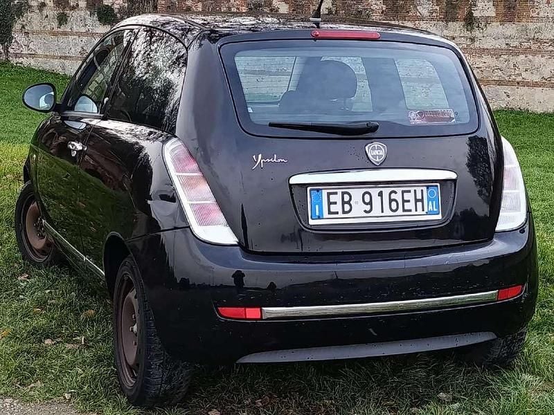 Usata Lancia Ypsilon 69 CV (50 kW) 2011 Nero Utilitaria