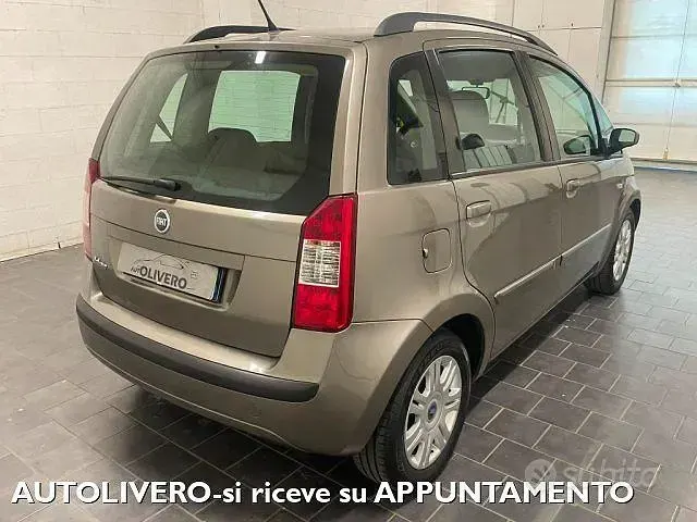 Usata Fiat Idea Emotion 95 CV (69 kW) 2008 Grigio Monovolume