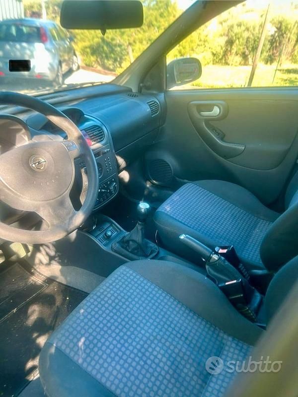Usata Opel Corsa 69 CV (50 kW) 2005 Utilitaria