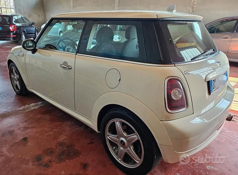 Usata Mini ONE Pepper 95 CV (69 kW) 2008 Beige Utilitaria